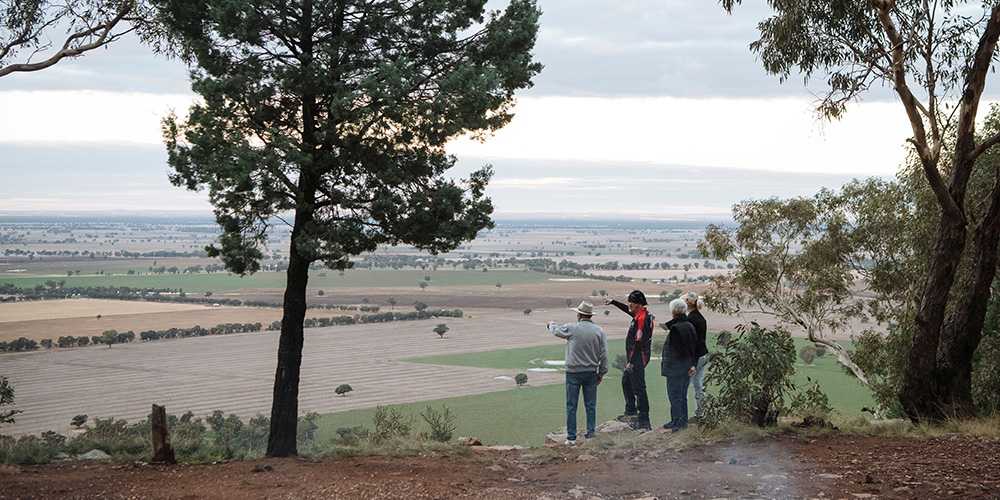 Visitors explore the area with Bundyi Cultural Tours, Wagga Wagga. Bundyi Cultural Tours specialise in sharing Wiradjuri/Aboriginal culture on full and half day tours by bus or 4WD. A 2 hour walking tour is now also available. All tours are conducted by Mark Saddler, a proud Wiradjuri man from whom visitors can learn about the oldest people and culture in the world.