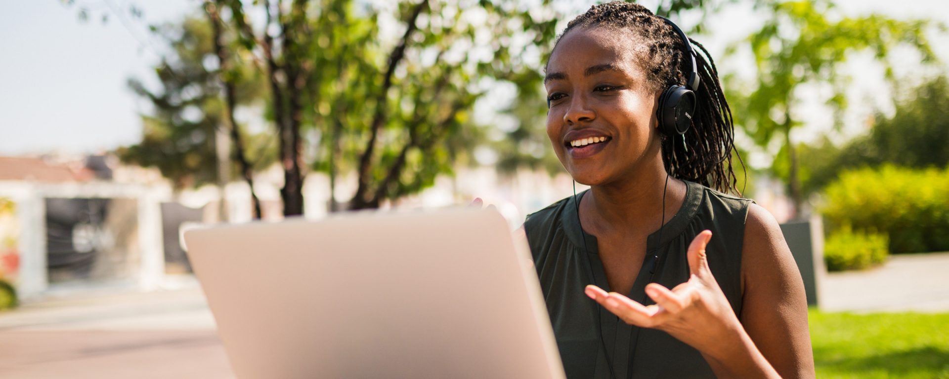 woman on laptop